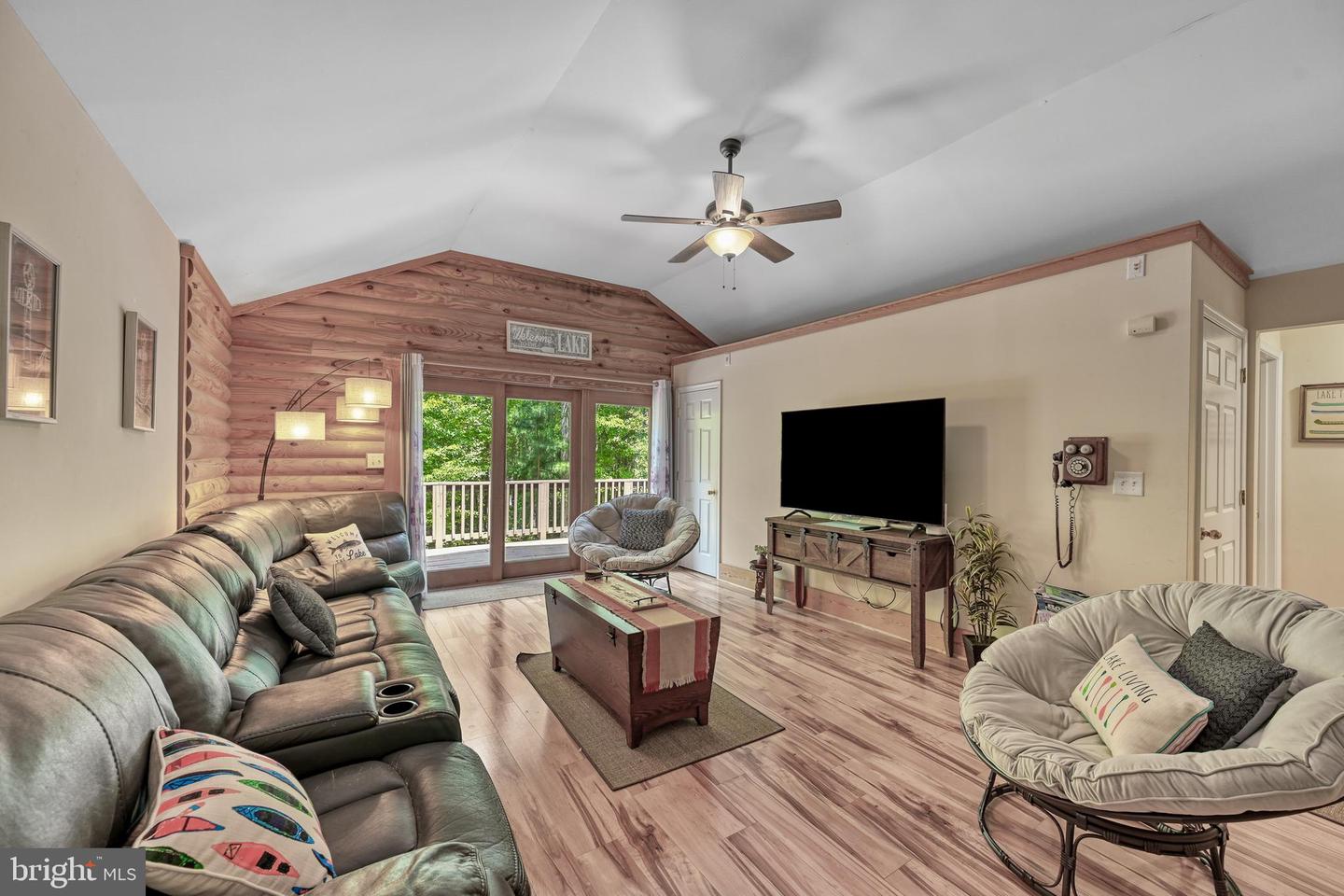 3409 Hidaway Ct Property Photo 4
