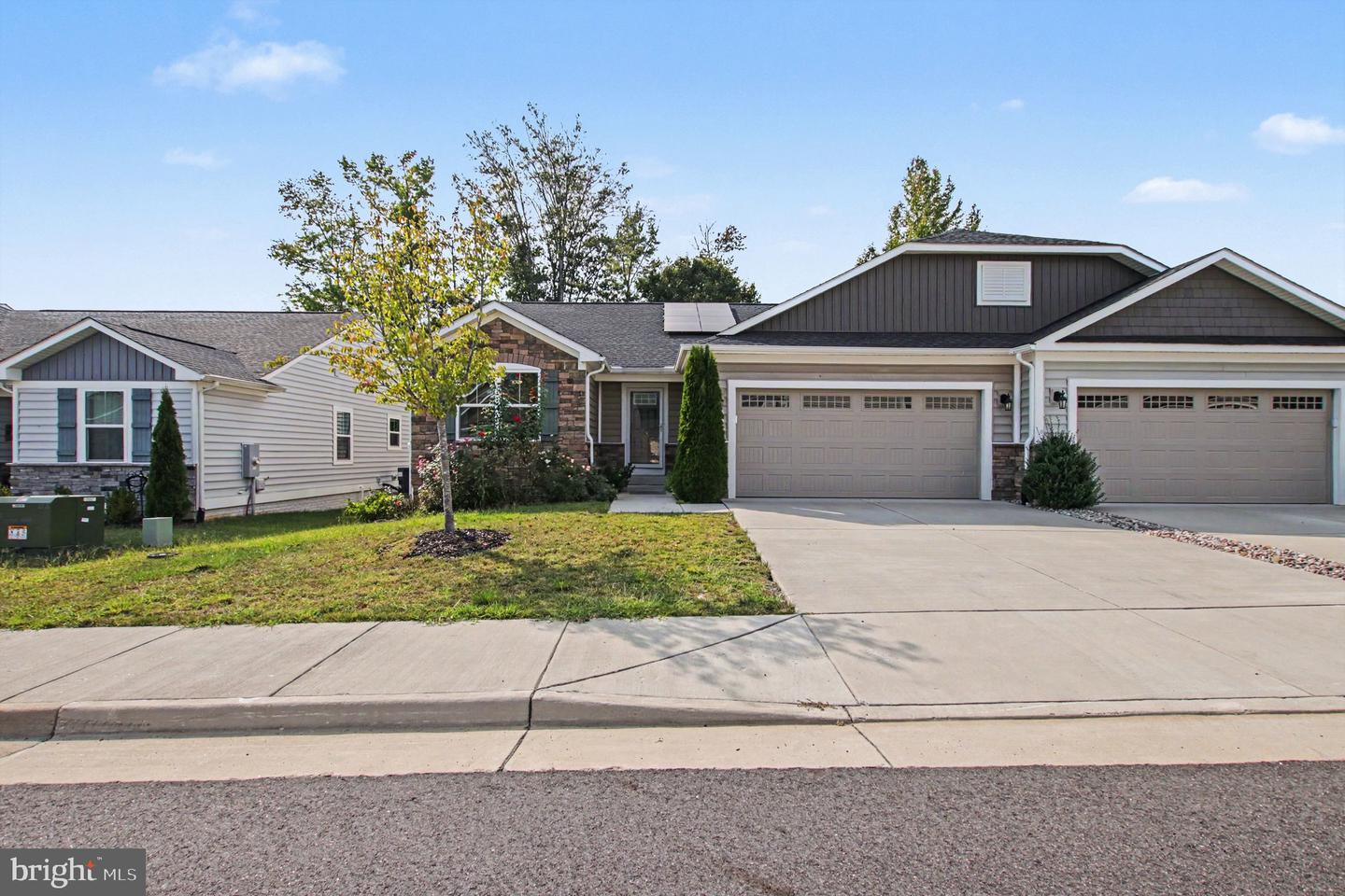 8914 Penrith Dr Property Photo 2