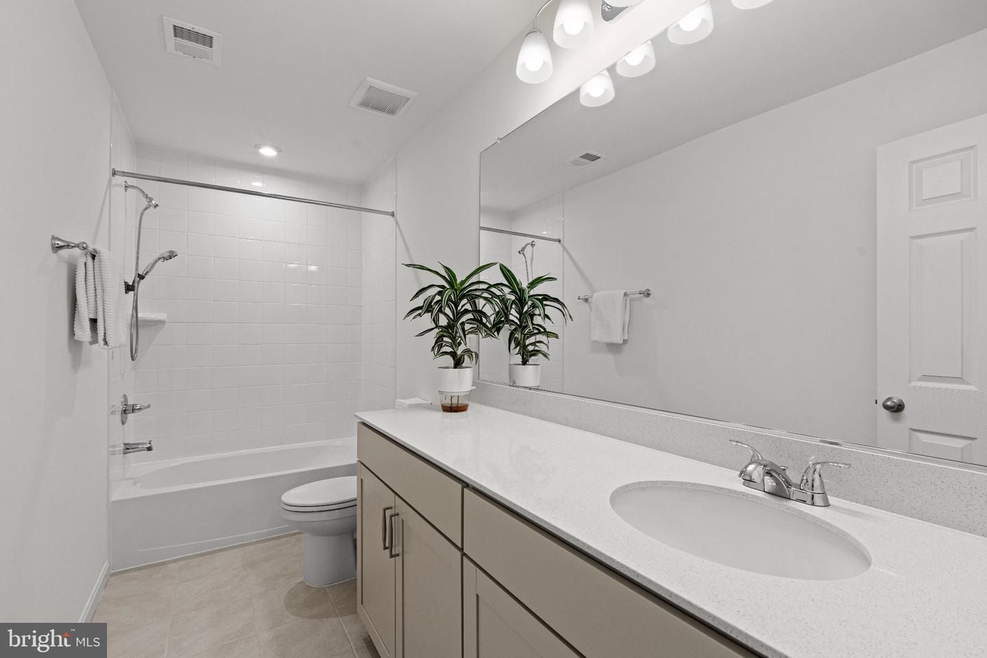 8539 Fleetwood Dr Property Photo 15