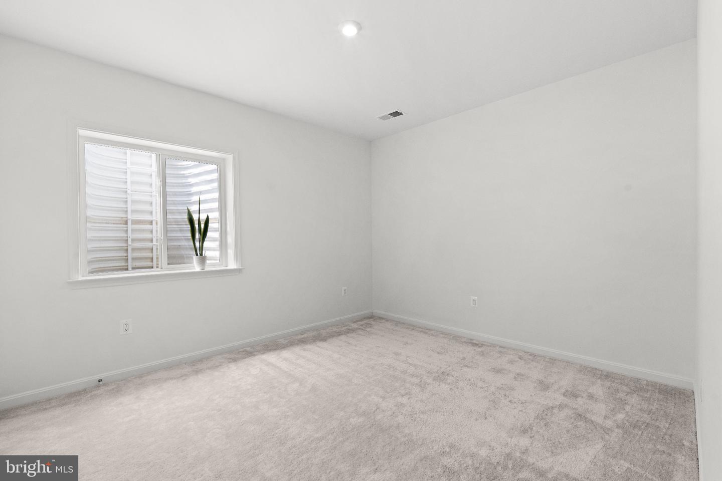 8539 Fleetwood Dr Property Photo 36