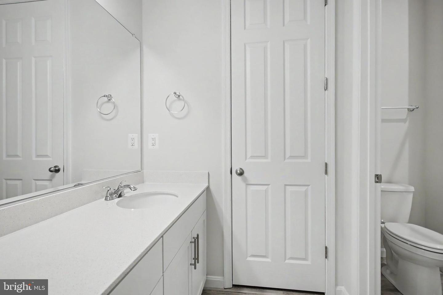 7515 Oakham Dr Property Photo 10