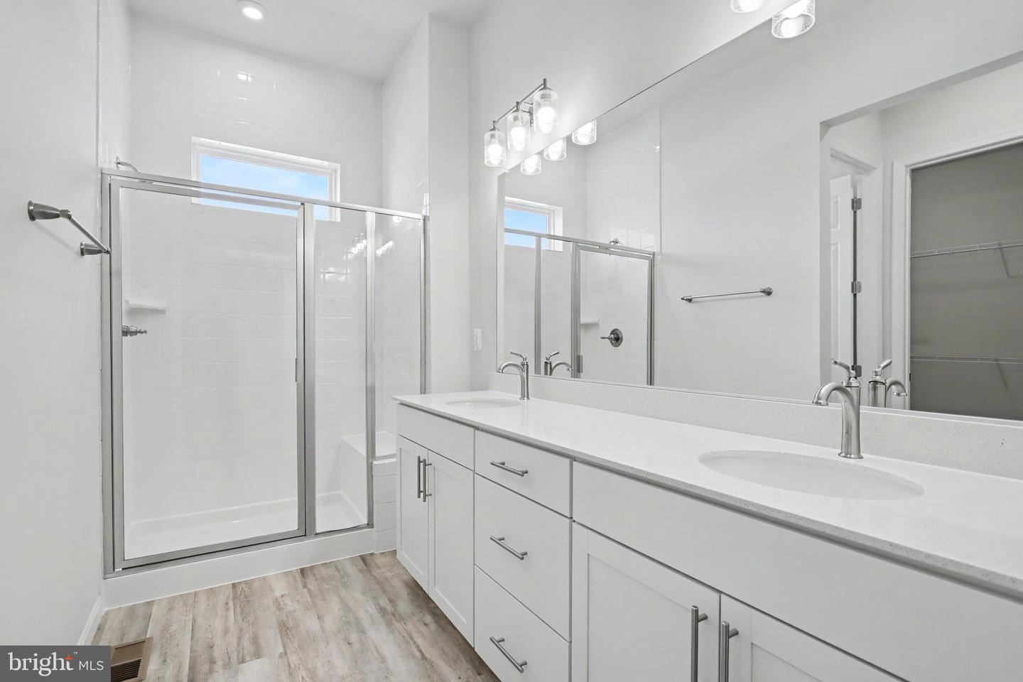 7515 Oakham Dr Property Photo 11