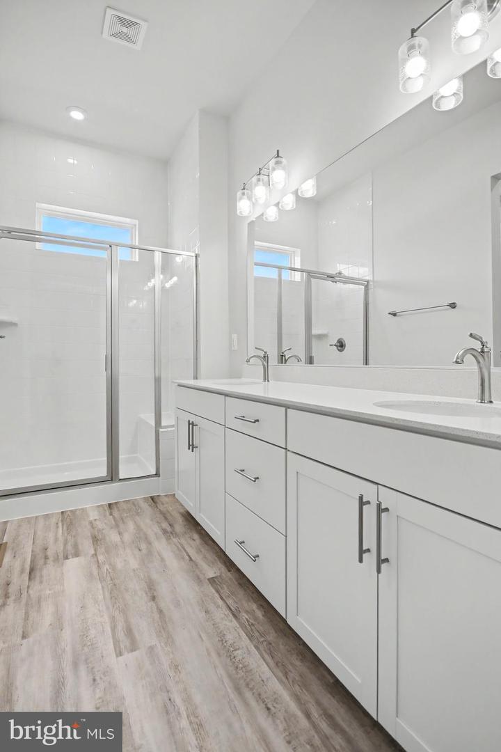 7515 Oakham Dr Property Photo 13