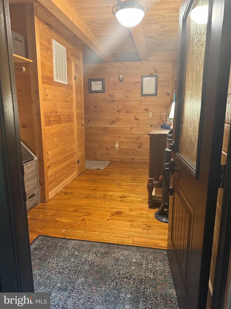 10409 Treaty Ct Property Photo 25