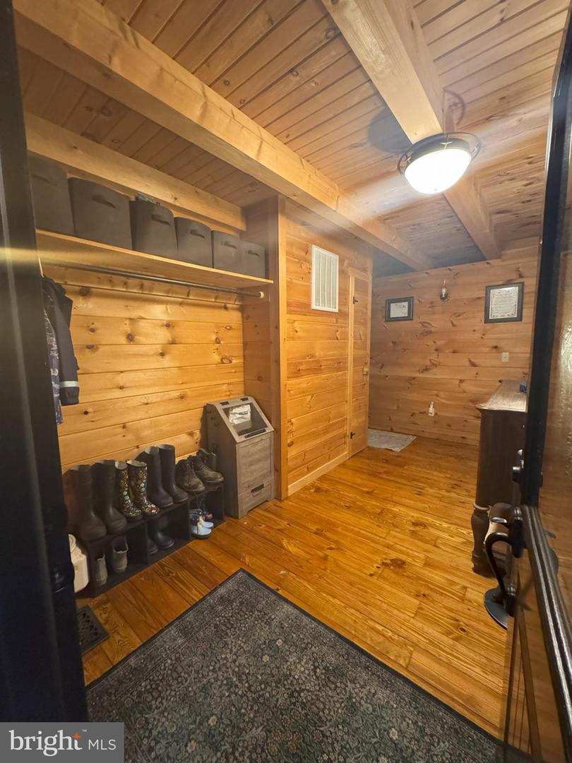10409 Treaty Ct Property Photo 29