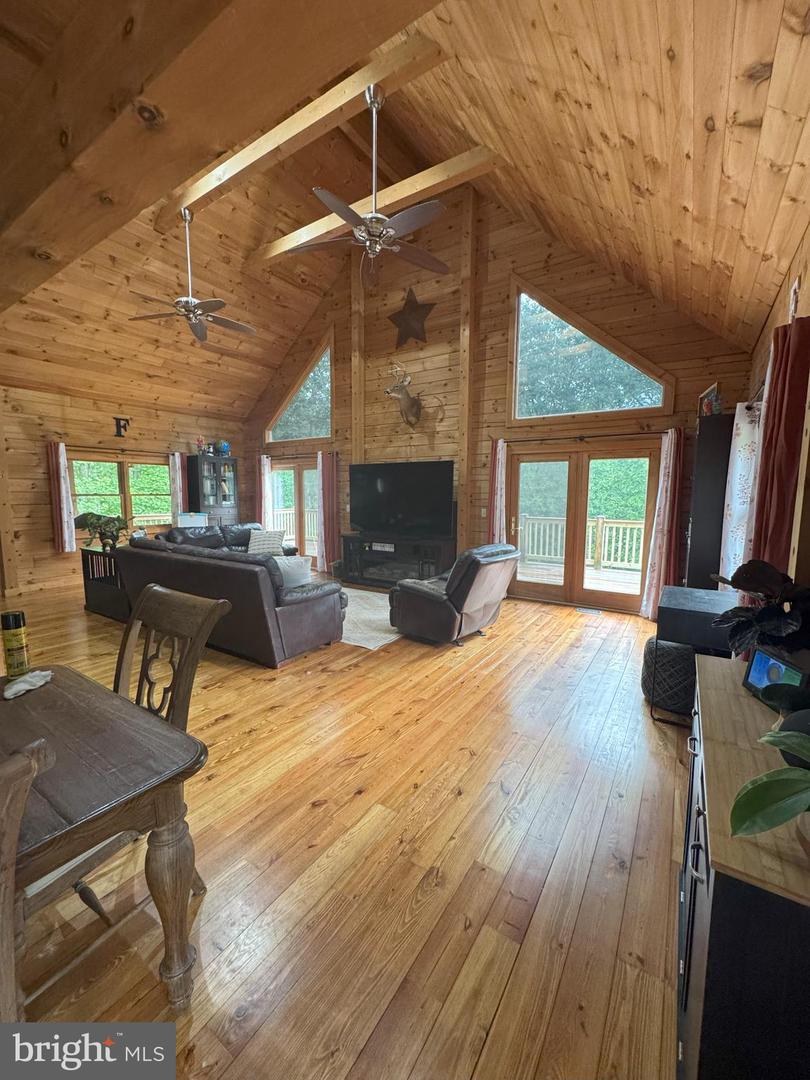 10409 Treaty Ct Property Photo 31