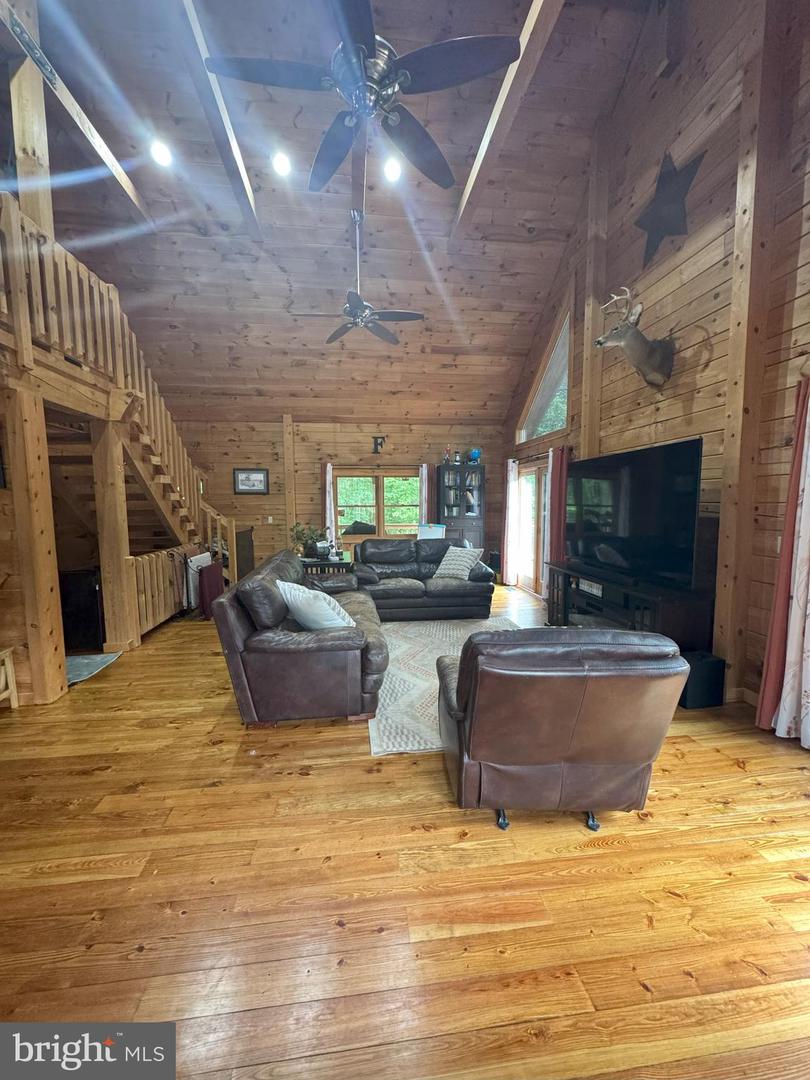 10409 Treaty Ct Property Photo 33