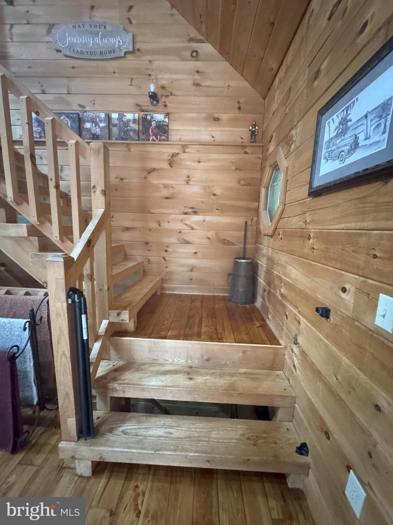 10409 Treaty Ct Property Photo 52