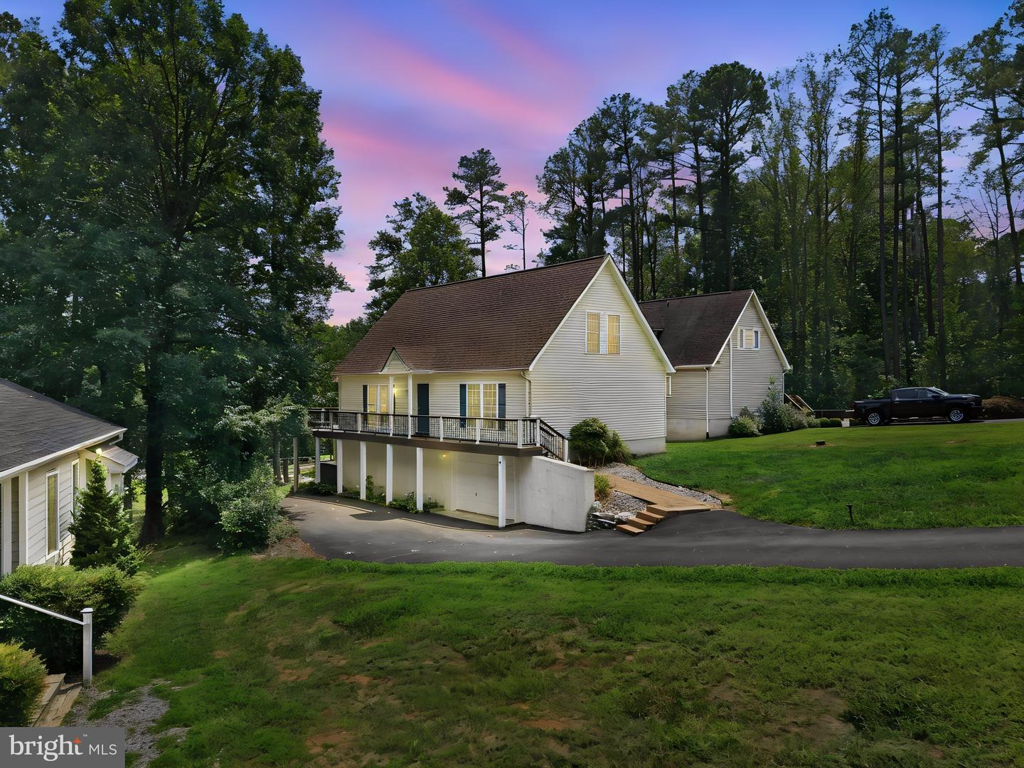 3359 FISHERMAN WAY Property Photo 1