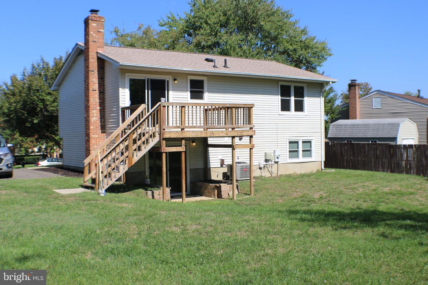 5077 Macnamara Dr Property Photo 6
