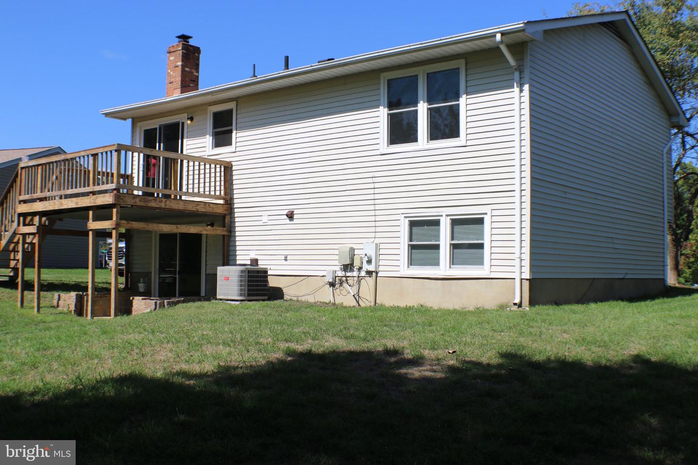 5077 Macnamara Dr Property Photo 7