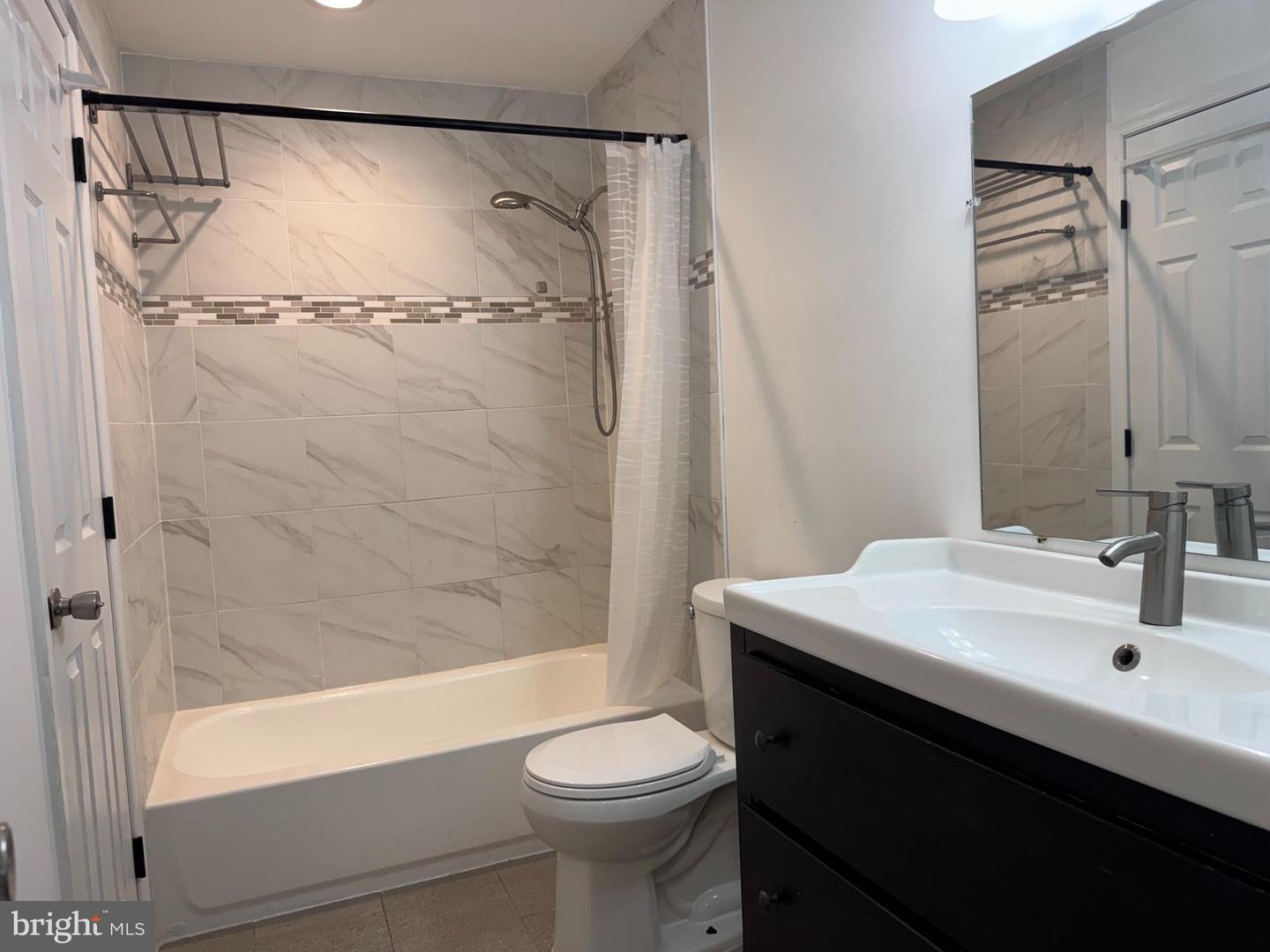5077 Macnamara Dr Property Photo 9