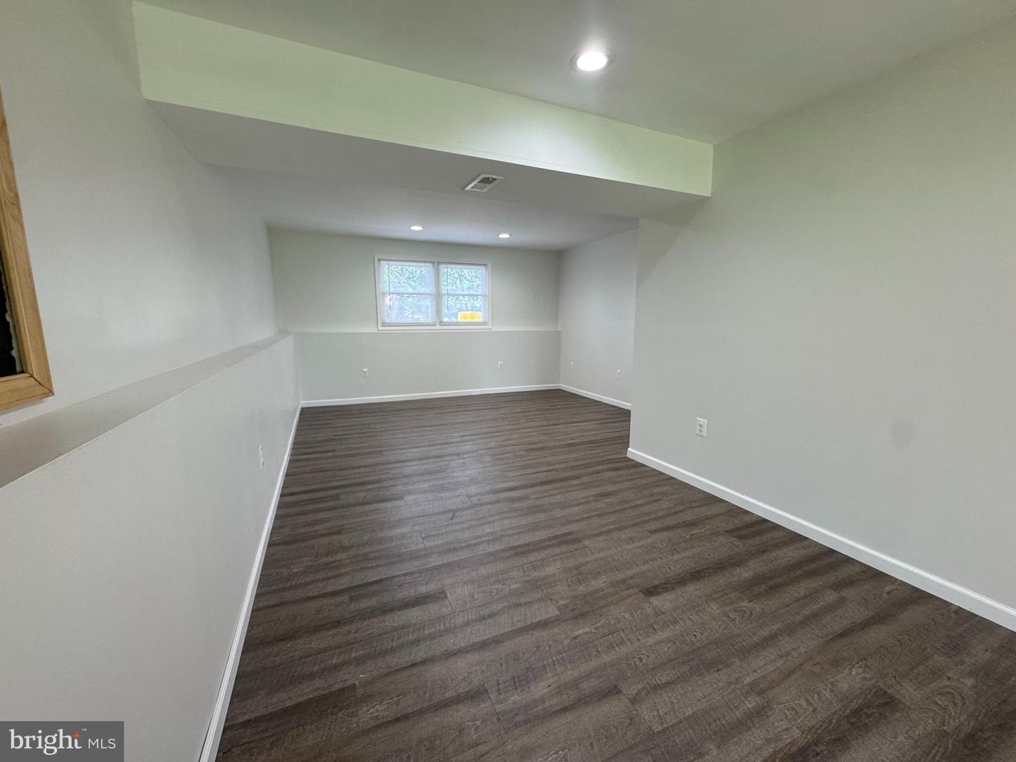 5077 Macnamara Dr Property Photo 16