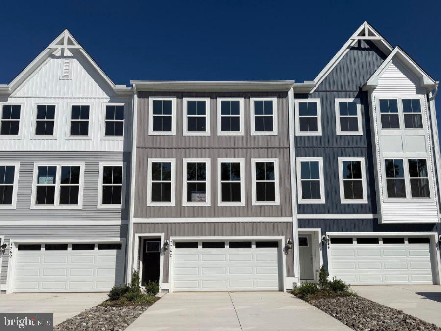 7742 HARLOW CIR Property Photo 1