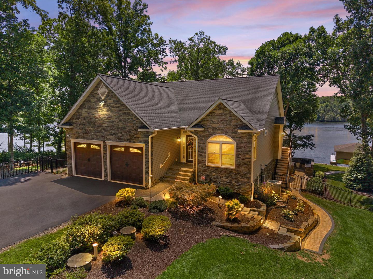 13420 BLACK WALNUT LN
