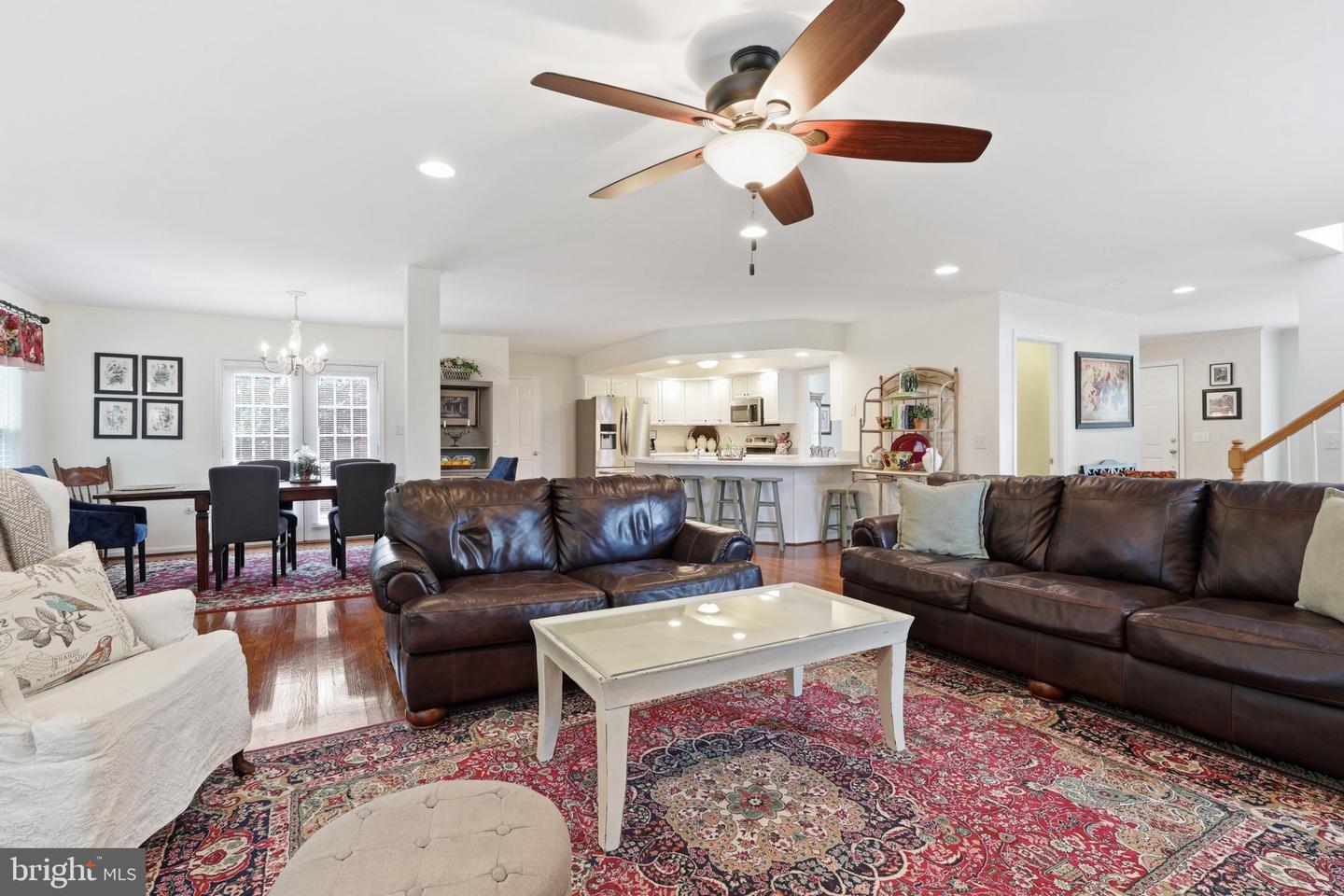 11728 Hoover Ln Property Photo 4