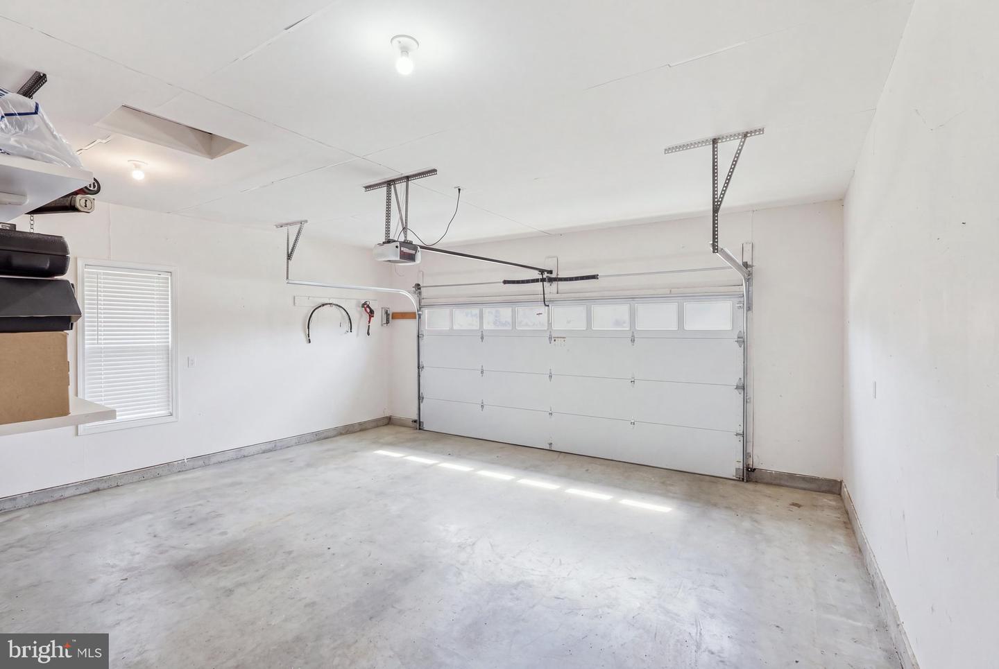 11728 Hoover Ln Property Photo 38
