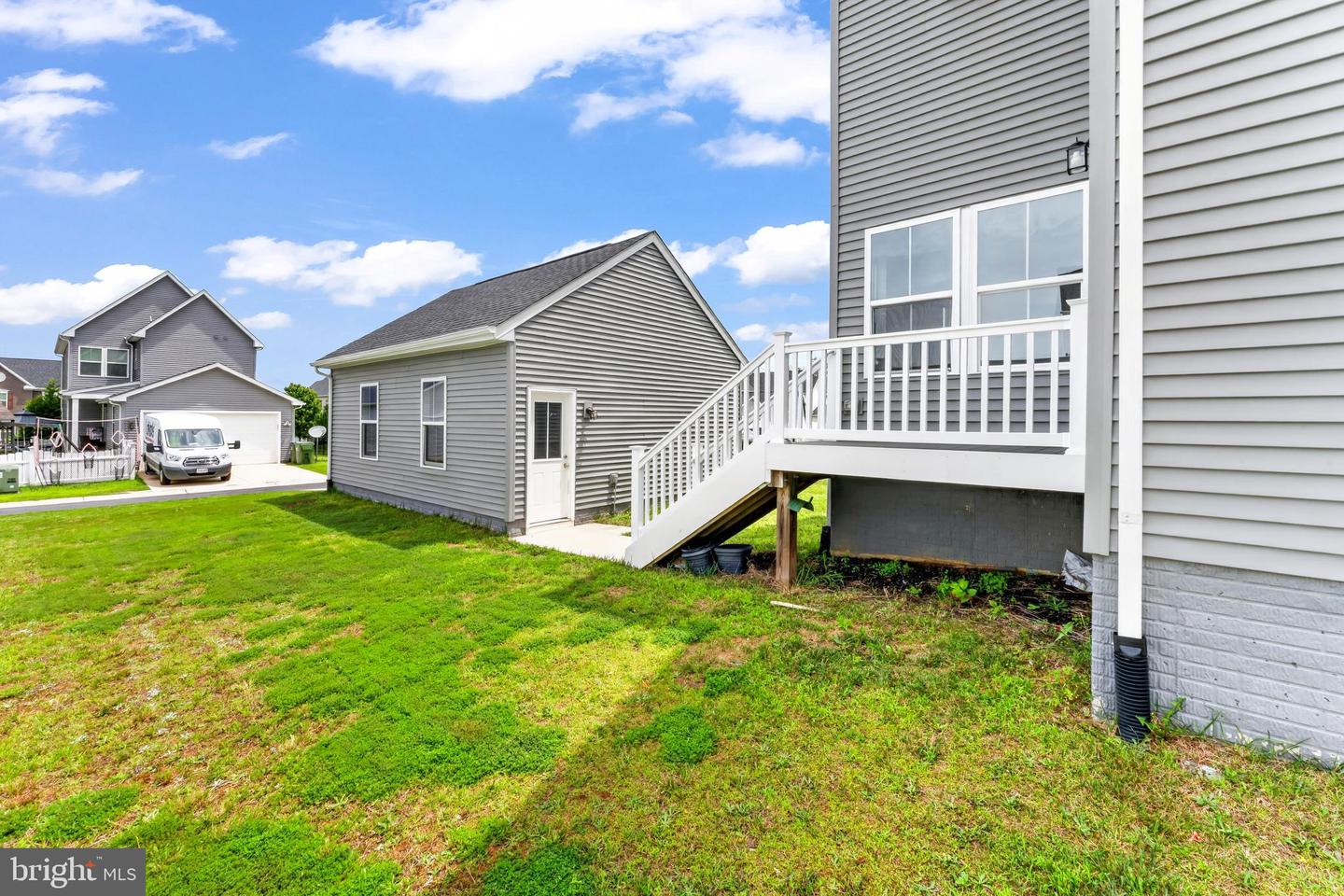 6611 Shelton Ln Property Photo 10