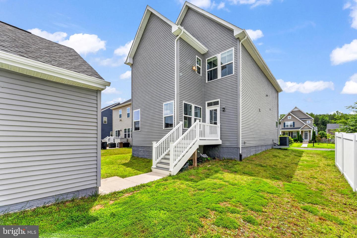 6611 Shelton Ln Property Photo 11