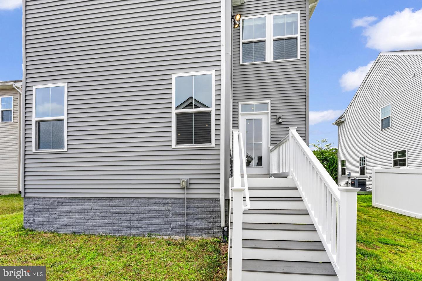 6611 Shelton Ln Property Photo 15