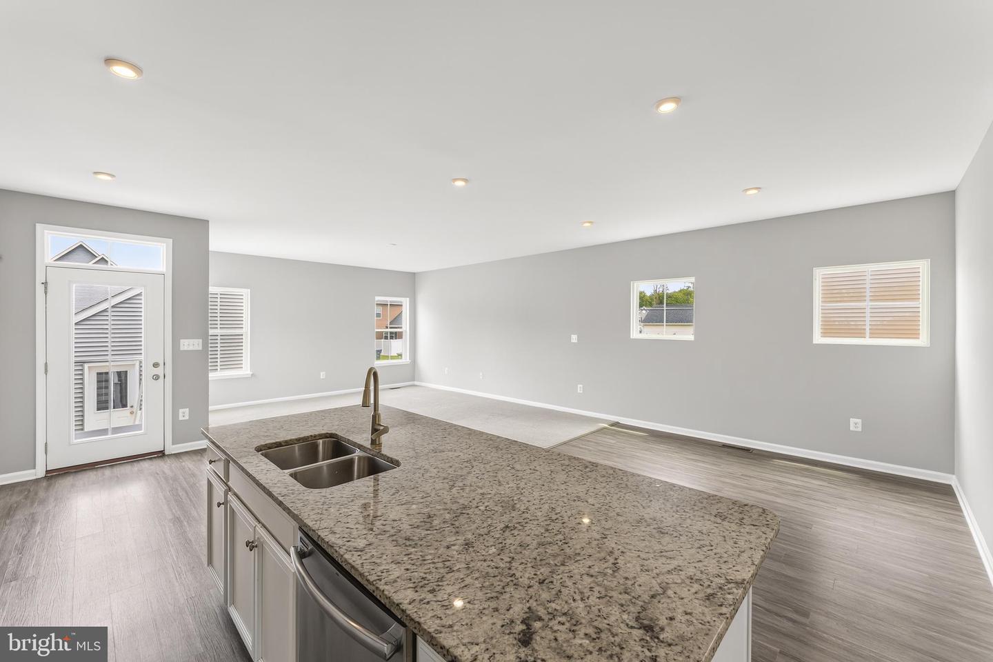 6611 Shelton Ln Property Photo 25