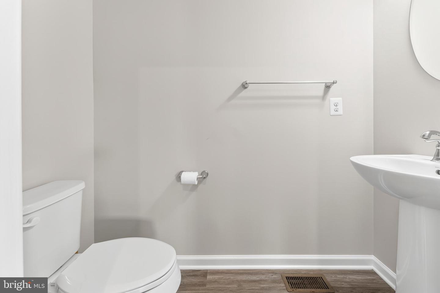6611 Shelton Ln Property Photo 30
