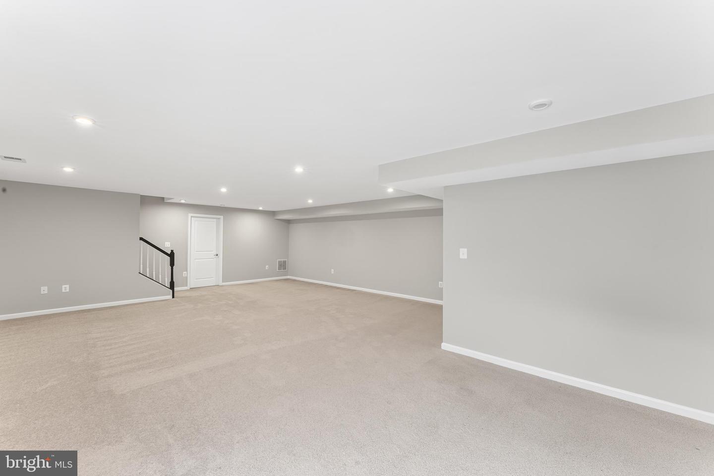 6611 Shelton Ln Property Photo 32