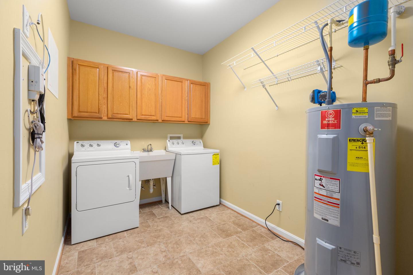 9502 Airdrie Ln Property Photo 12
