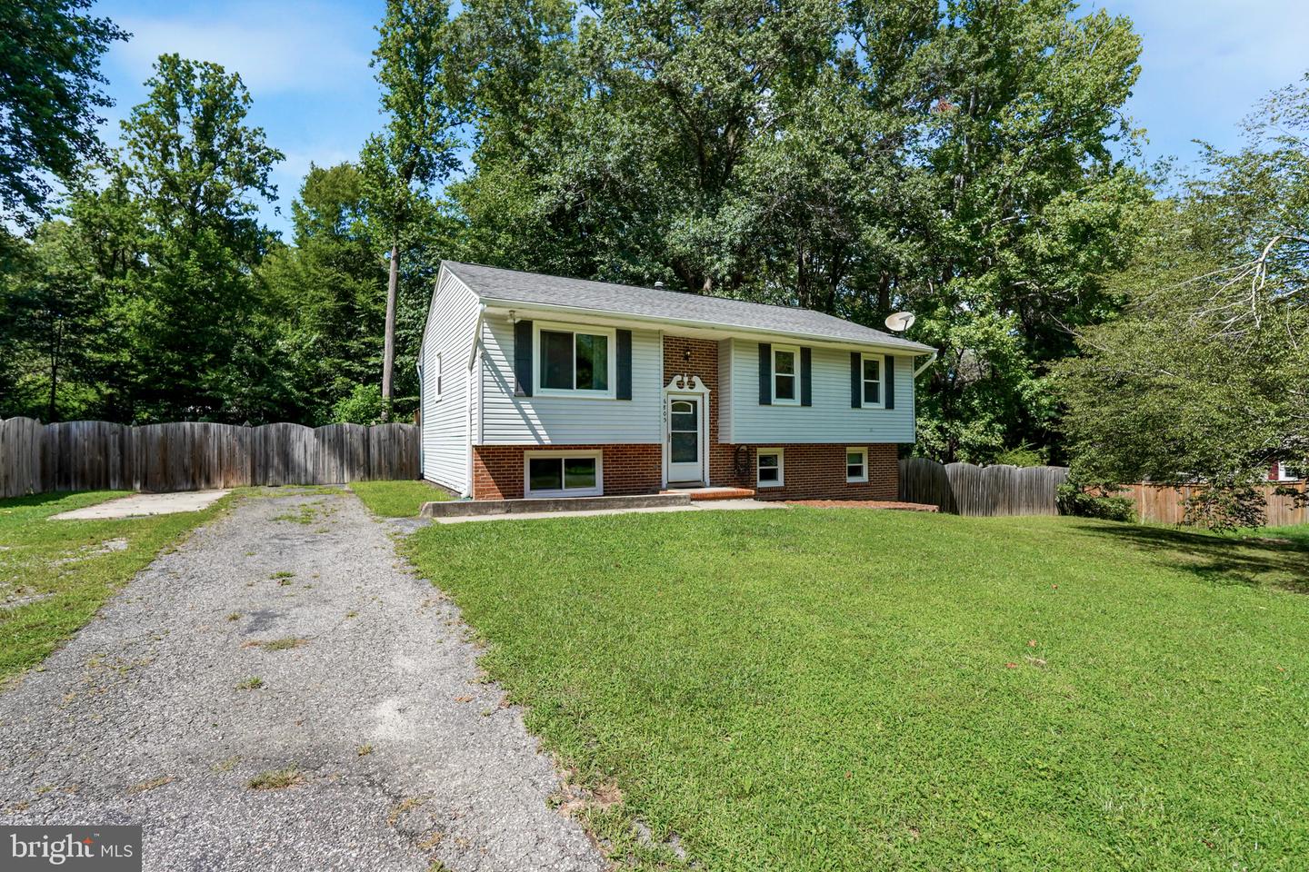 6805 ASHTON CIRCLE Property Photo 1
