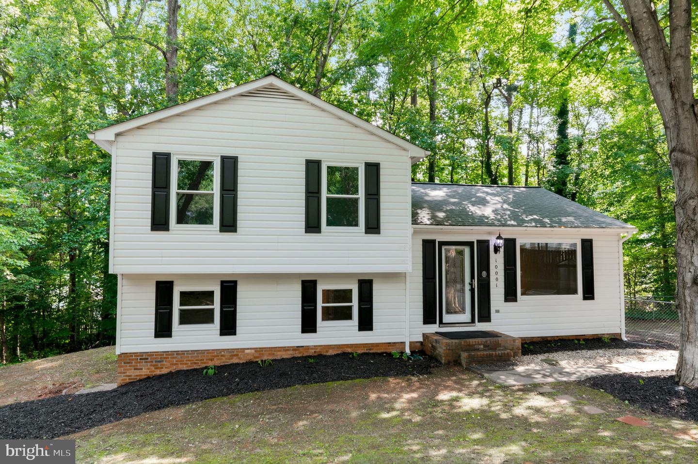 10001 Knotty Pine Ct Property Photo 1