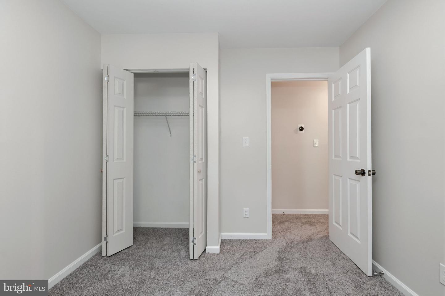 10001 Knotty Pine Ct Property Photo 28