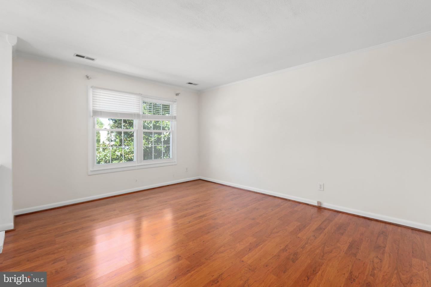 801 Kilarney Dr Property Photo 4