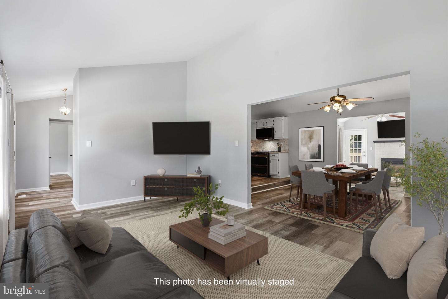 10422 Heather Greens Cir Property Photo 1