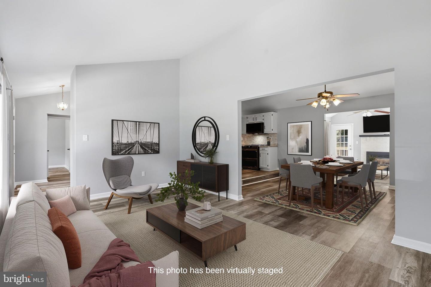 10422 Heather Greens Cir Property Photo 6