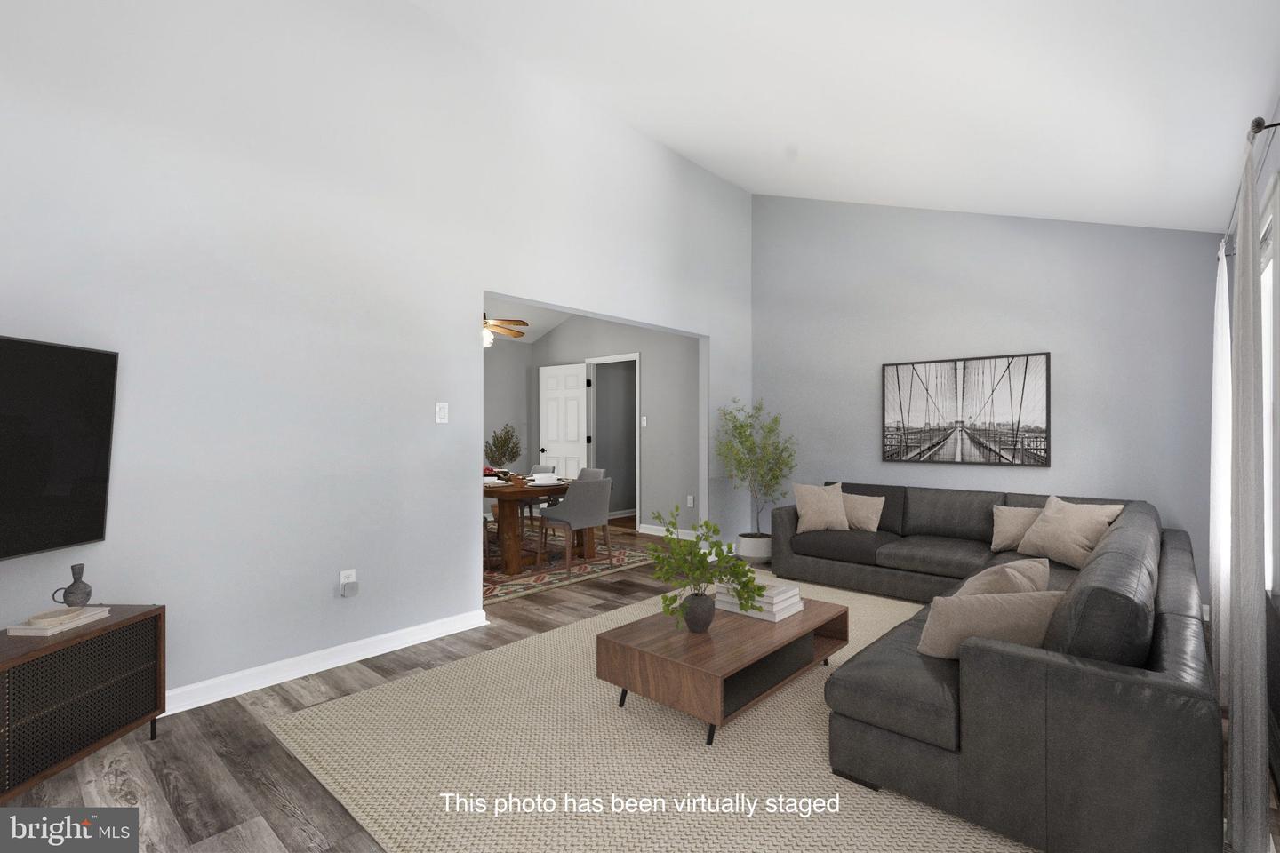 10422 Heather Greens Cir Property Photo 8