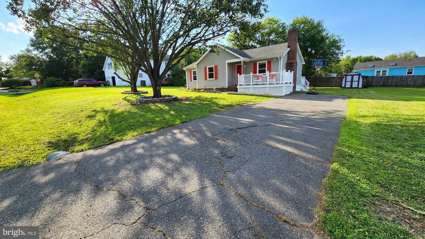 7113 Sharon Rd Property Photo 1