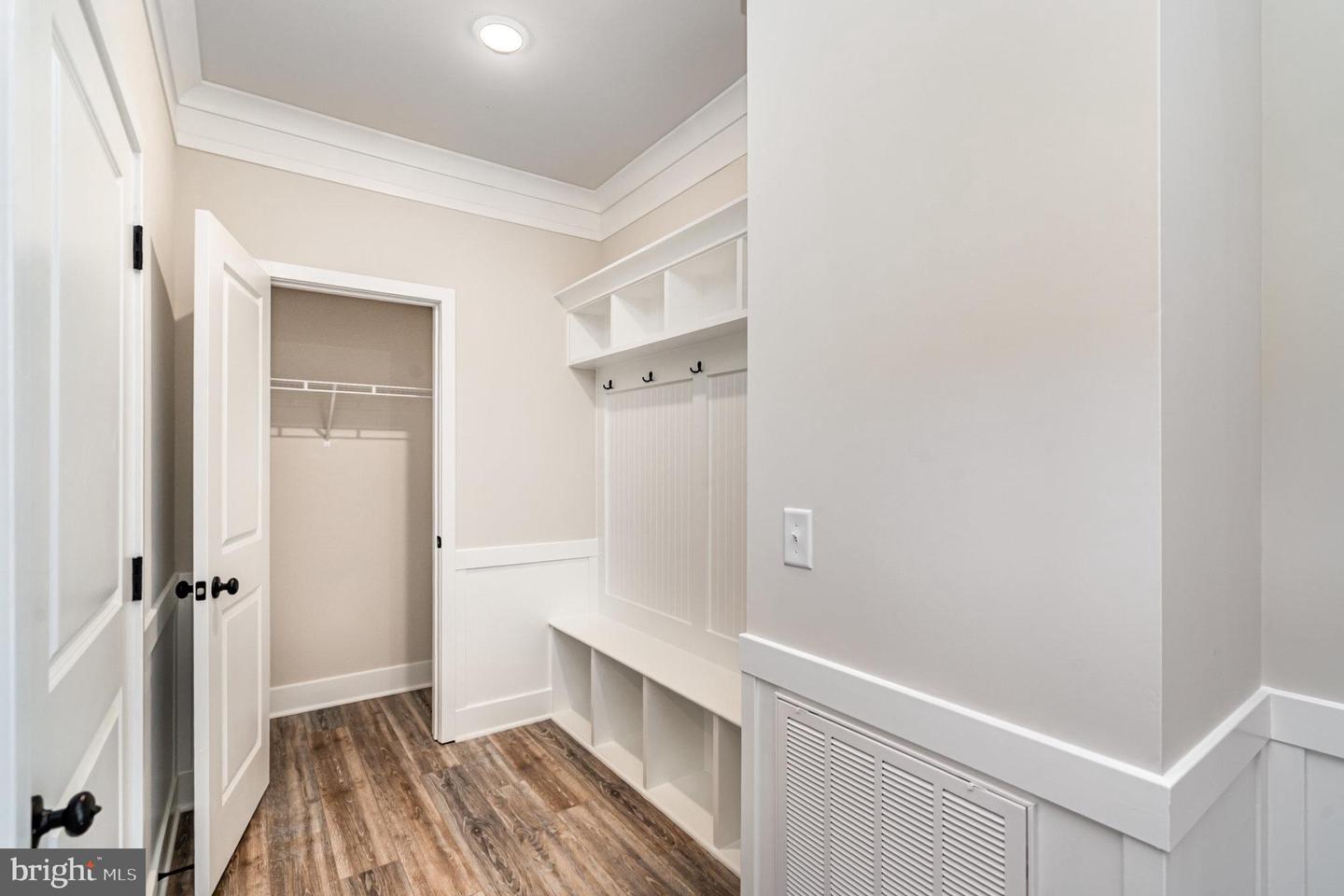 5304 Wyndemere Cir Property Photo 5