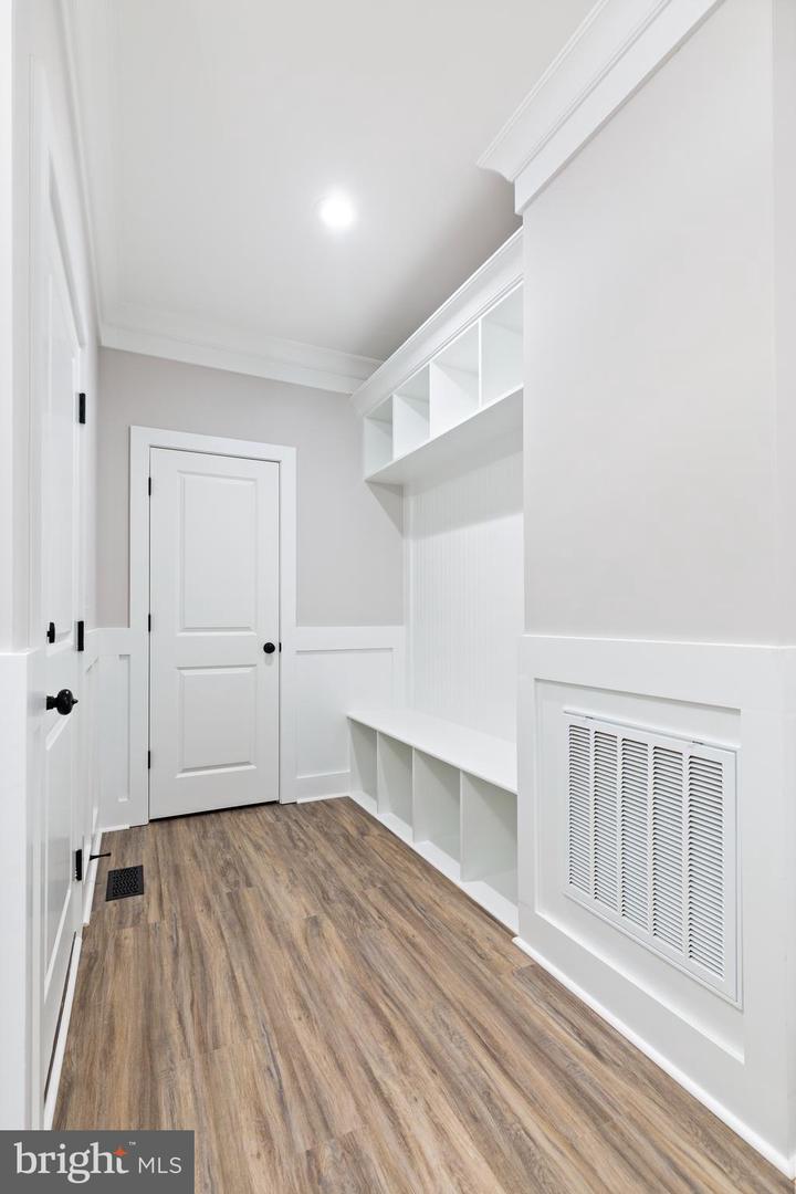 5304 Wyndemere Cir Property Photo 7