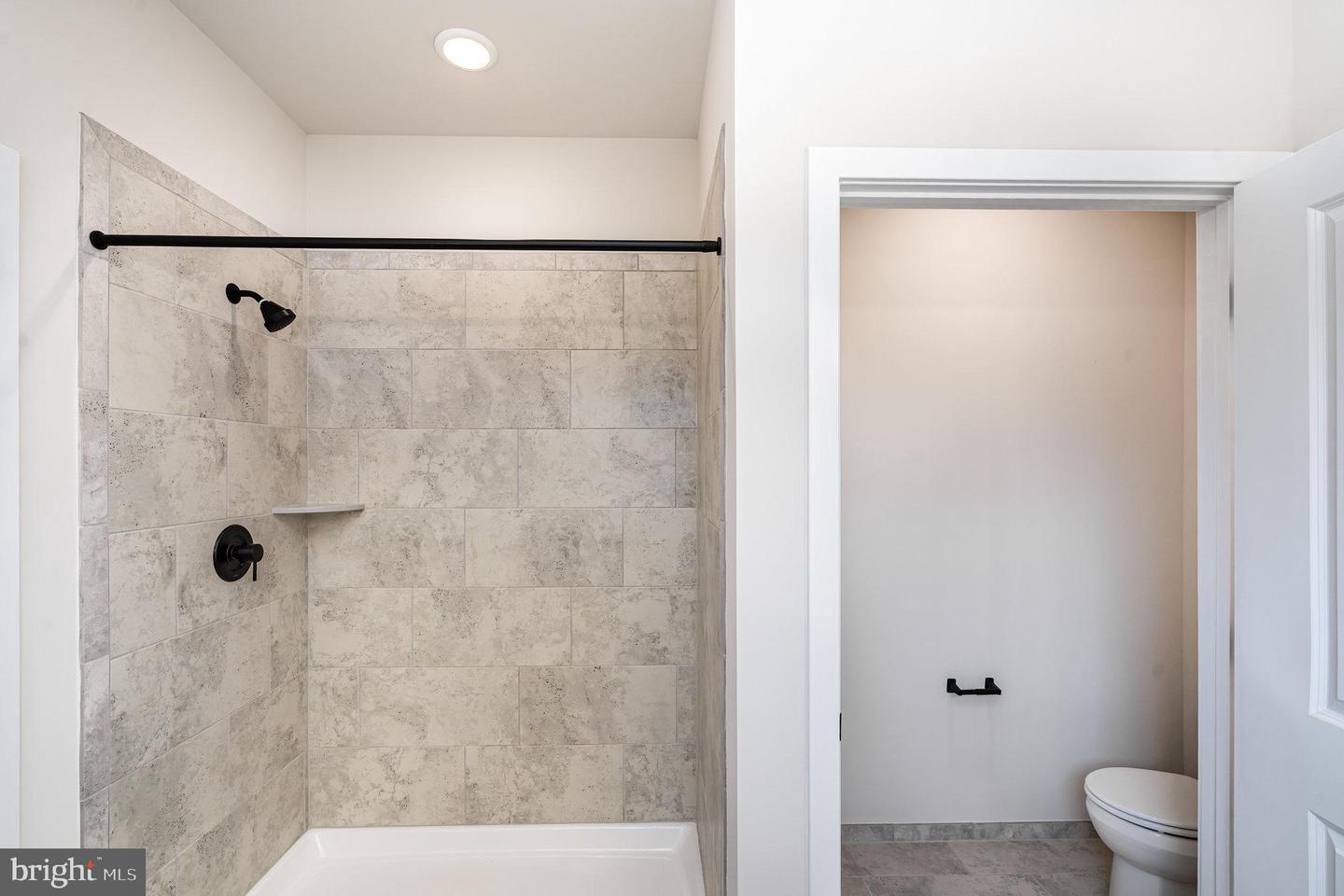 5304 Wyndemere Cir Property Photo 21