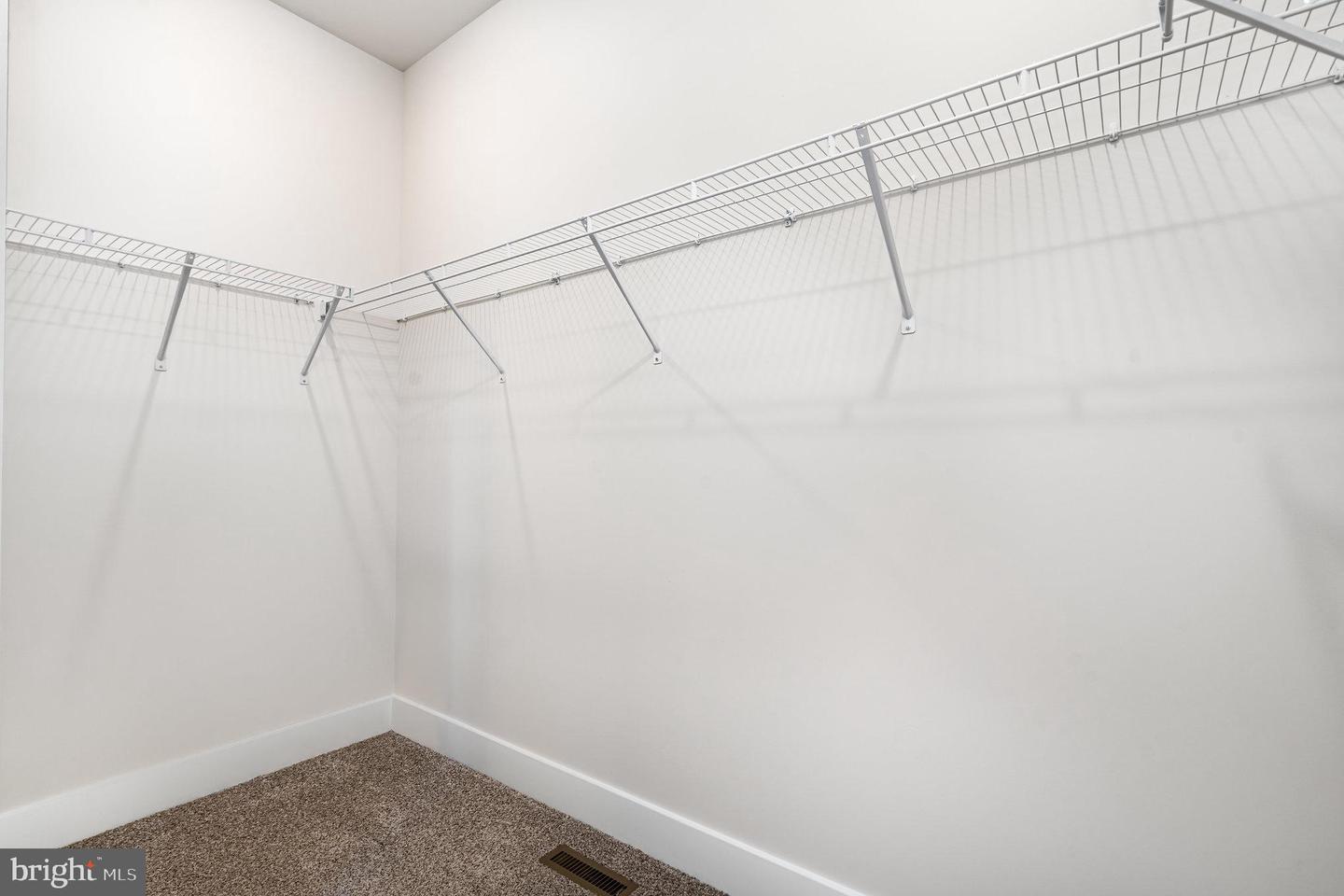 5304 Wyndemere Cir Property Photo 22