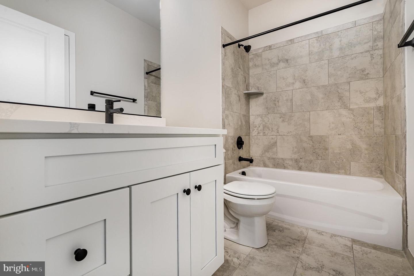 5304 Wyndemere Cir Property Photo 27