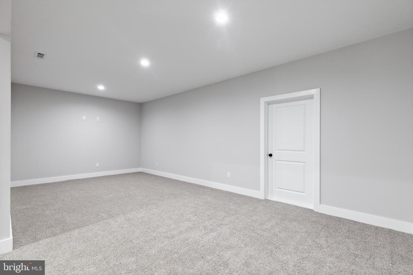 5304 Wyndemere Cir Property Photo 33
