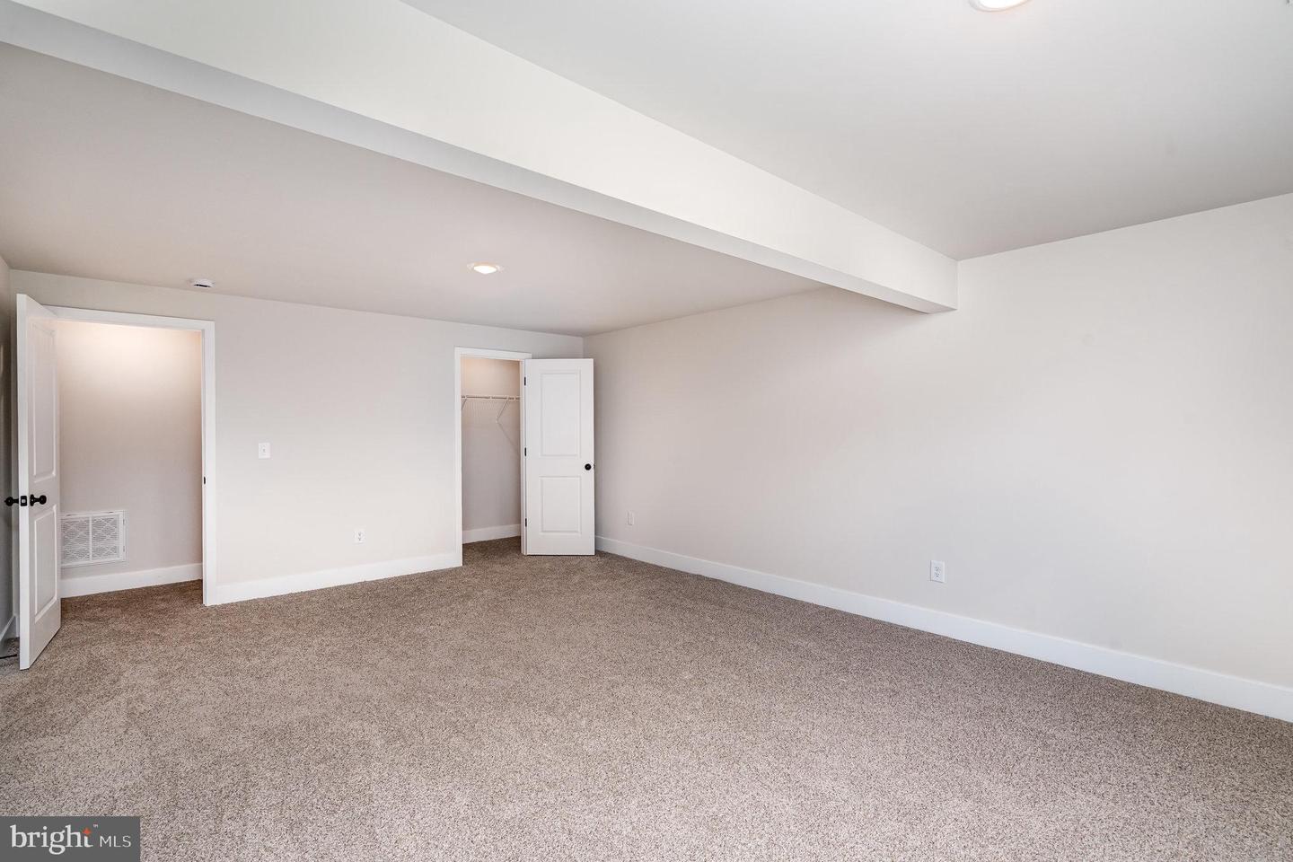 5304 Wyndemere Cir Property Photo 37