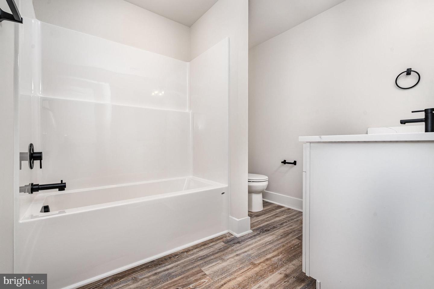 5304 Wyndemere Cir Property Photo 38