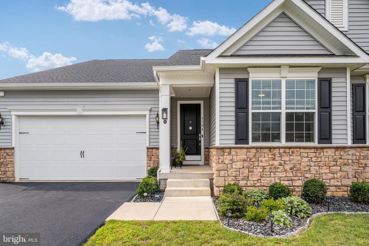 9304 Spring Hill Ln Property Photo 10