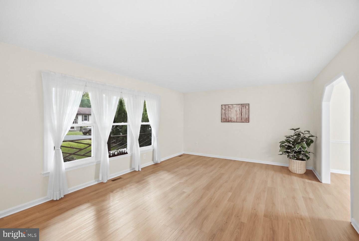 10703 Bradford St Property Photo 7