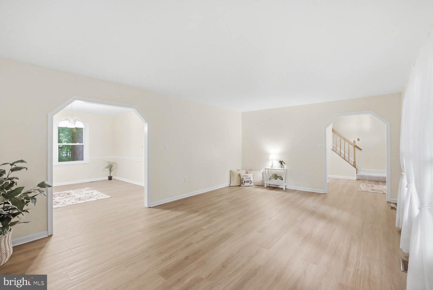 10703 Bradford St Property Photo 8
