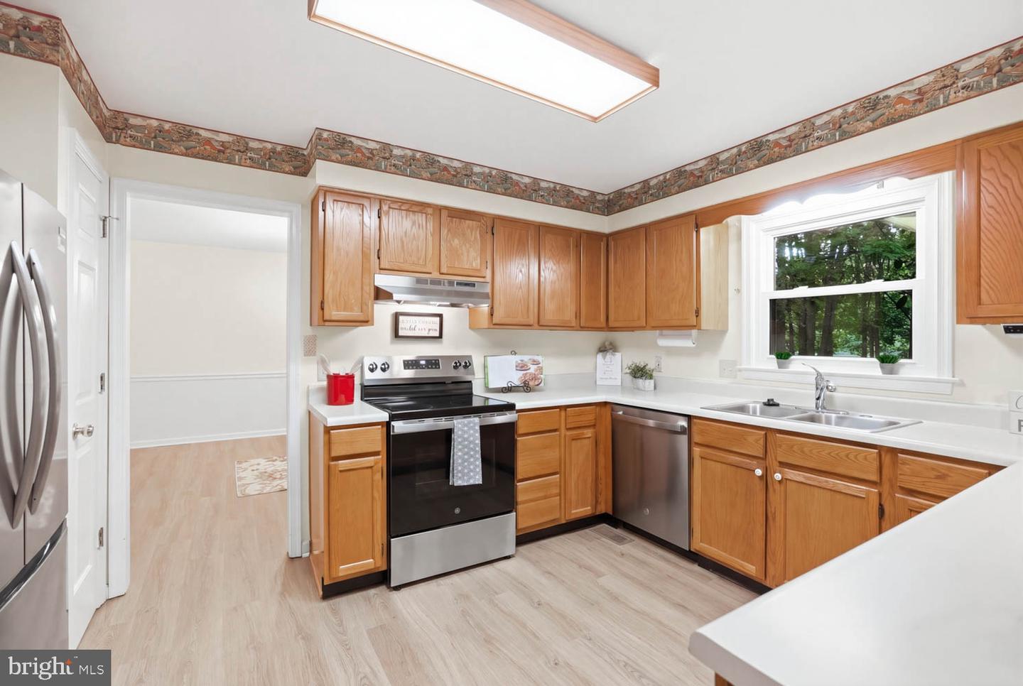 10703 Bradford St Property Photo 15