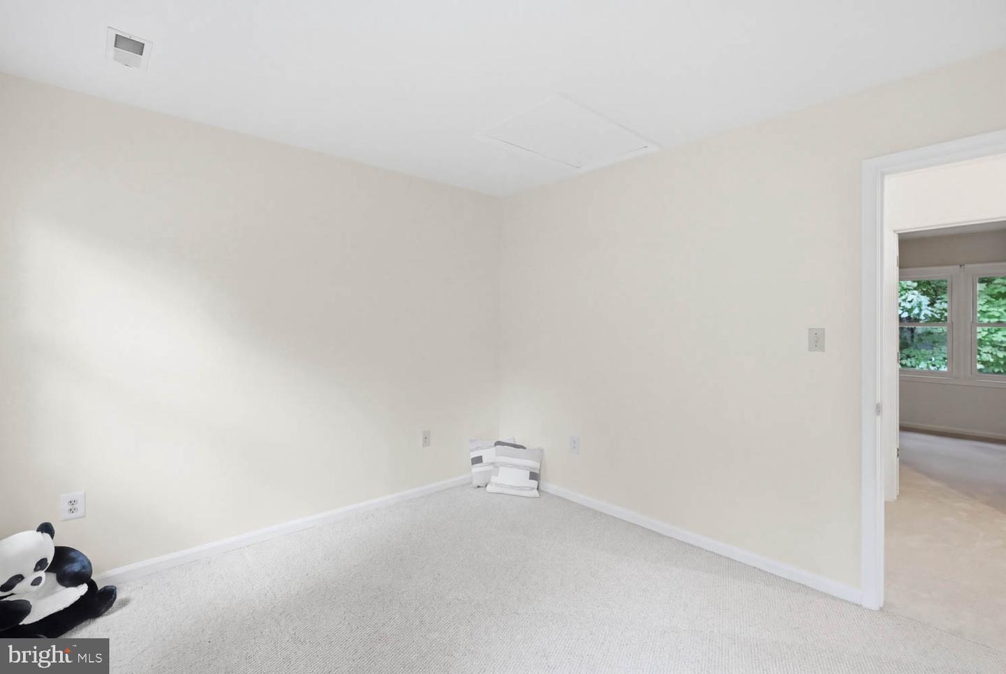 10703 Bradford St Property Photo 45