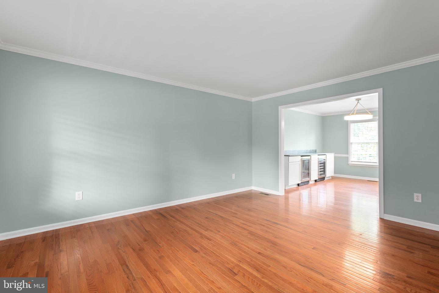 9903 Woodburn Ct Property Photo 2